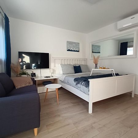App Hedonist Leilighet Novigrad Istria Eksteriør bilde